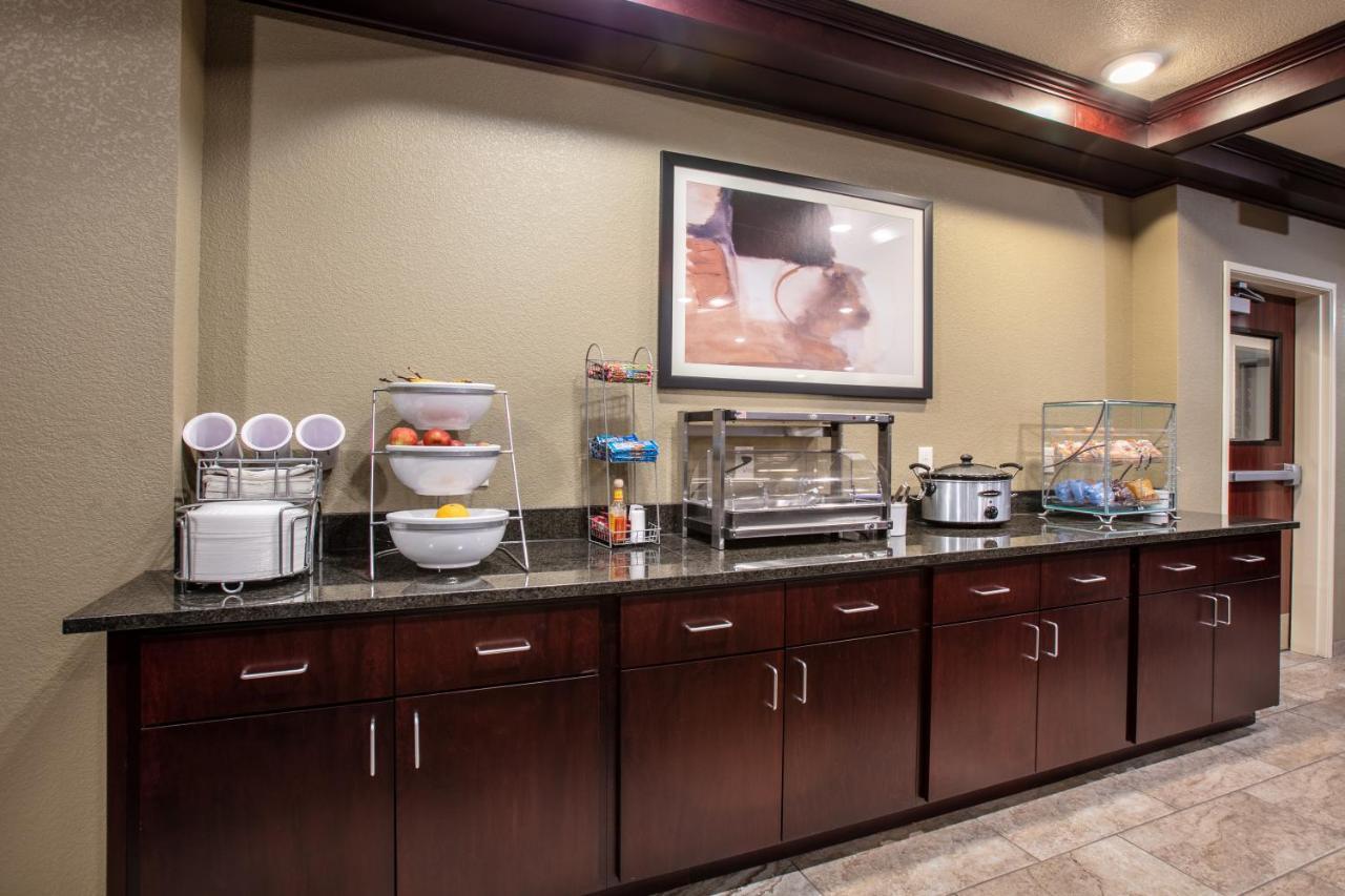 Cobblestone Inn & Suites - Pine Bluffs Esterno foto
