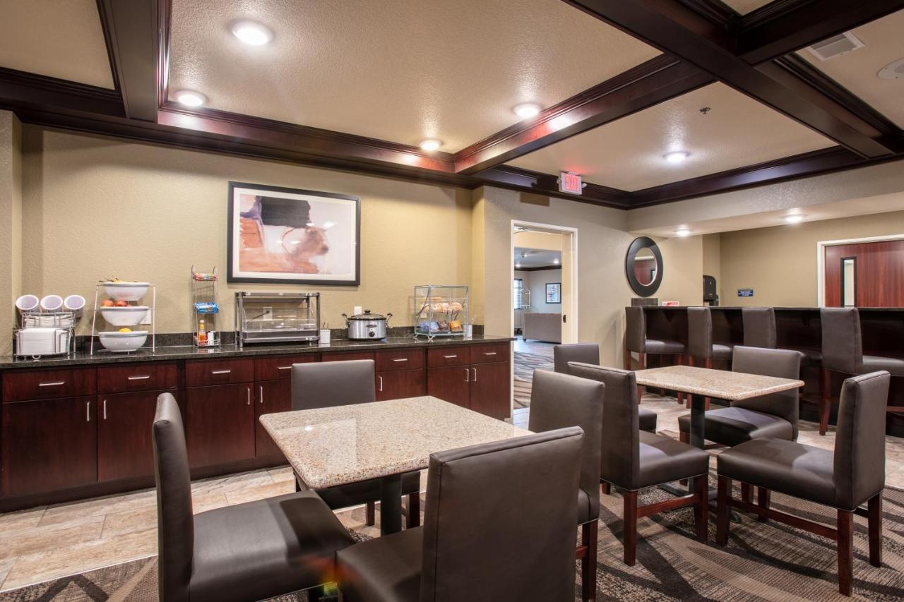 Cobblestone Inn & Suites - Pine Bluffs Esterno foto