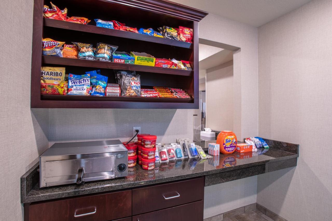 Cobblestone Inn & Suites - Pine Bluffs Esterno foto
